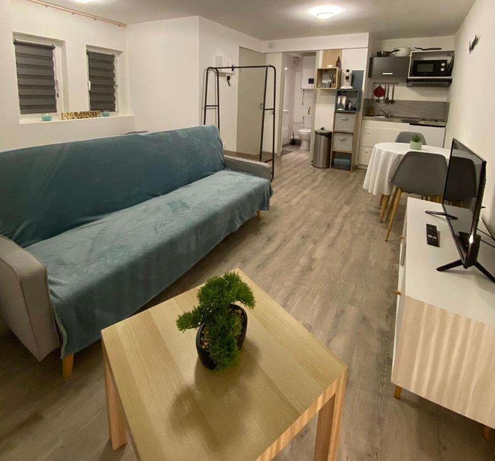 Studio Confortable Au Centre De Manosque Esterno foto